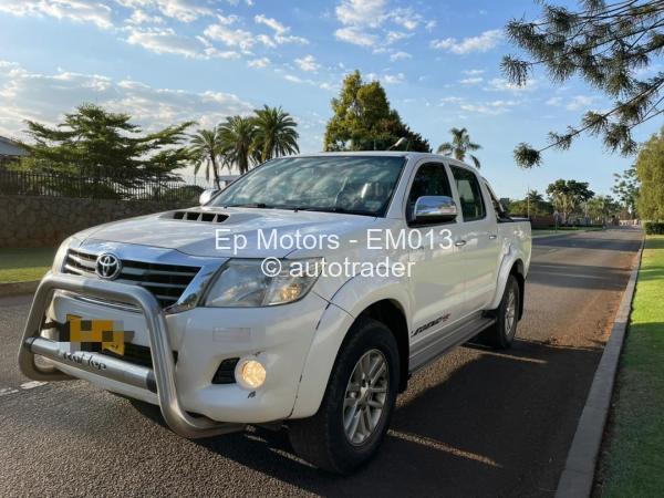 2013 - Toyota  Hilux