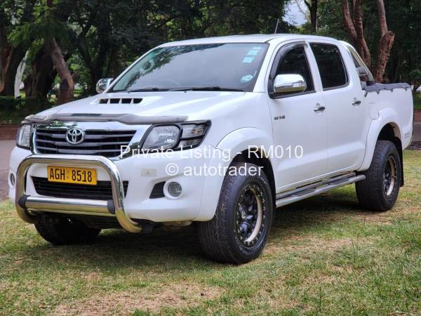 2013 - Toyota  Hilux