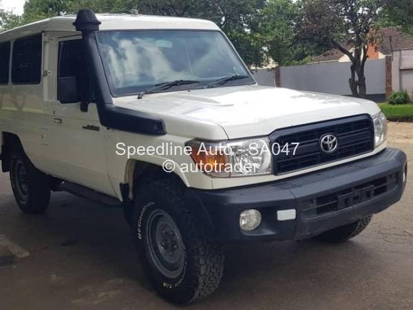 2016 - Toyota  Land Cruiser 70