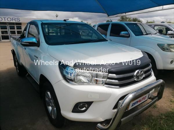 2016 - Toyota  Hilux