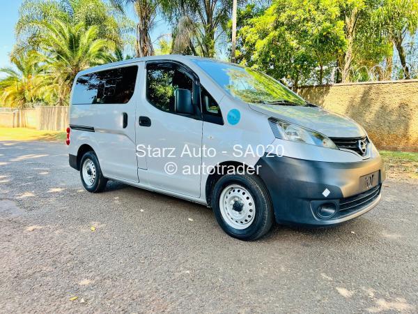 2014 - Nissan  NV200