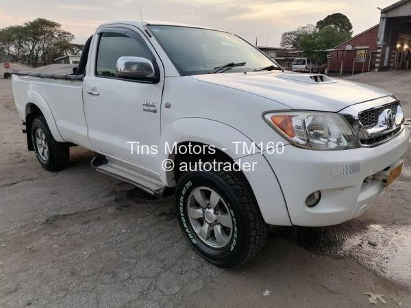 2012 - Toyota  Hilux