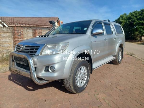 2014 - Toyota  Hilux