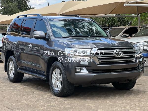 2019 - Toyota  Land Cruiser