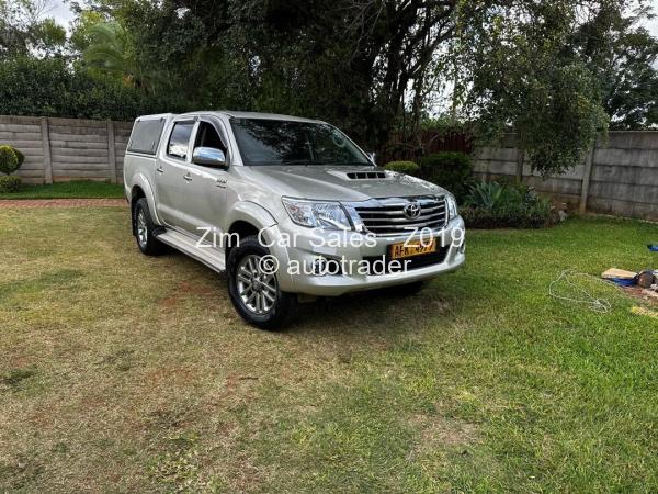 2010 - Toyota  Hilux