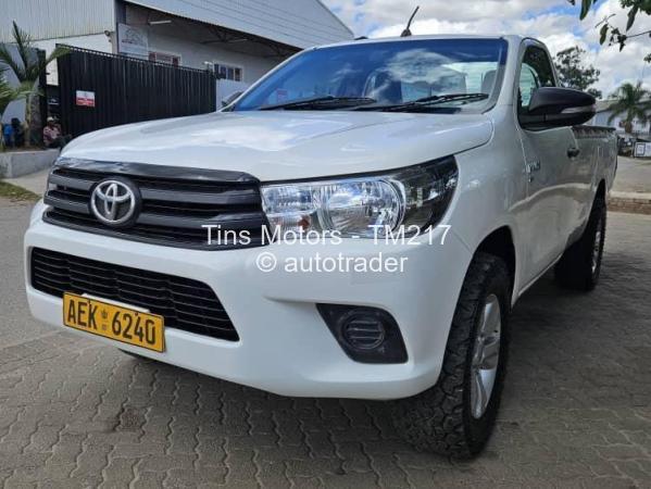 2017 - Toyota  Hilux