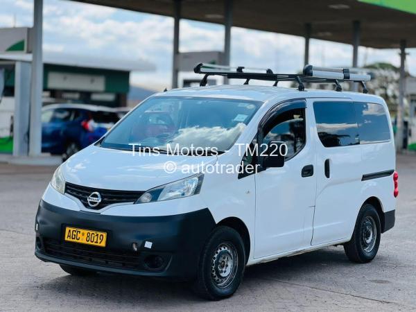 2014 - Nissan  NV200