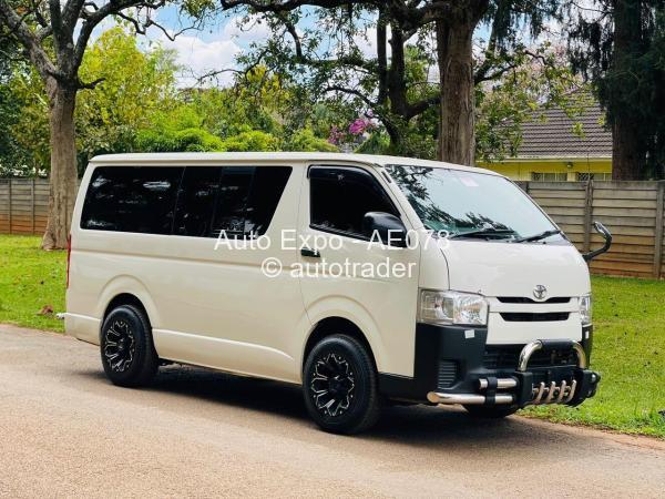 2015 - Toyota  Hiace