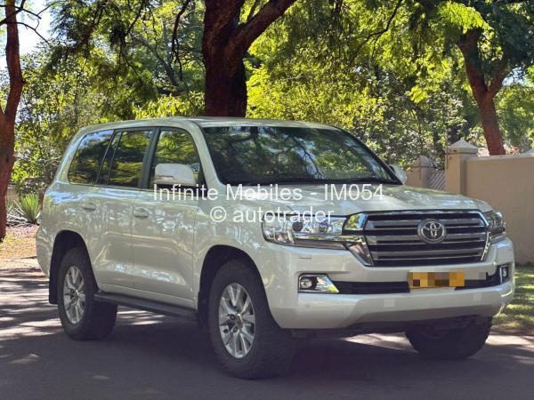 2018 - Toyota  Land Cruiser 200