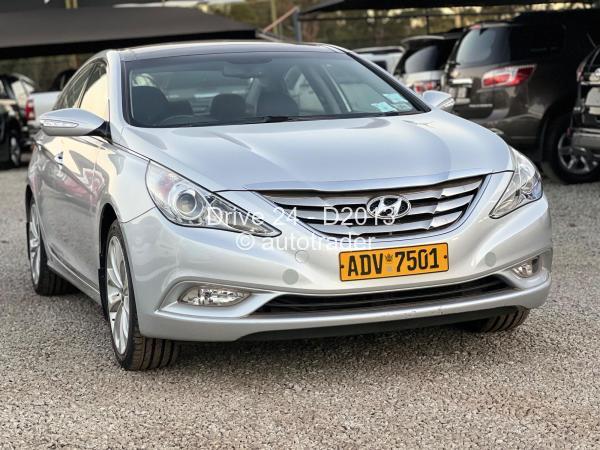 2015 - Hyundai  Sonata