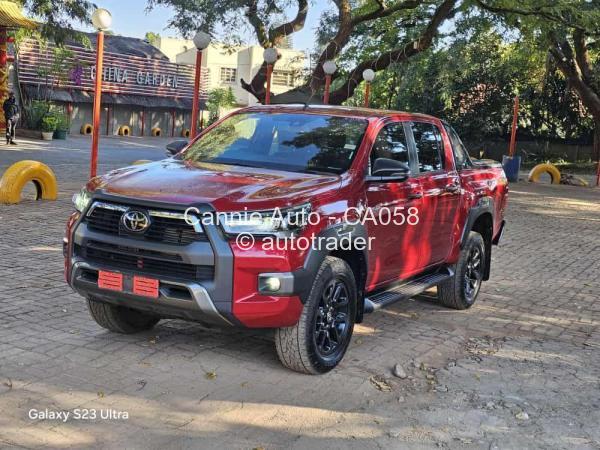 2023 - Toyota  Hilux