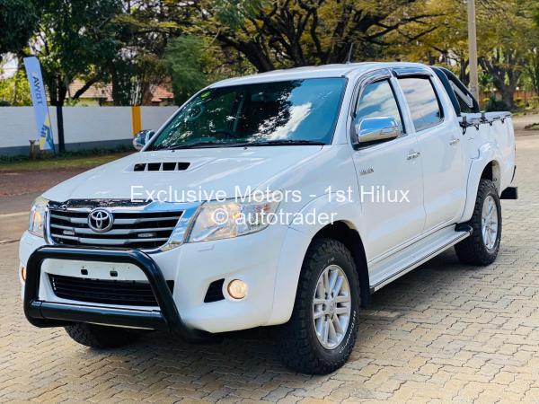 2015 - Toyota  Hilux