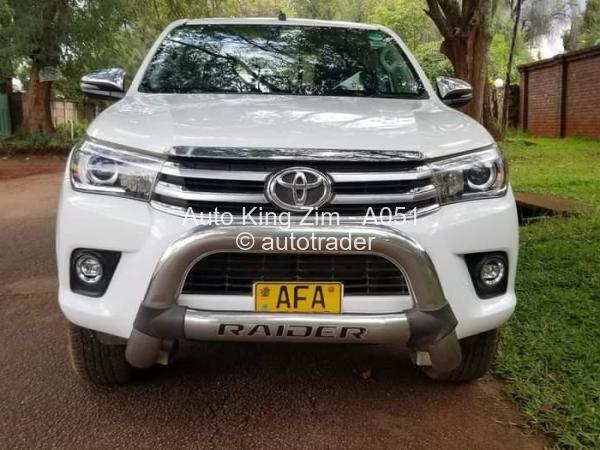 2018 - Toyota  Hilux