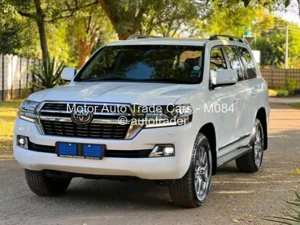 2021 - Toyota  Land Cruiser 200