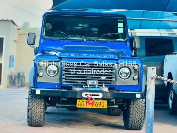 2023 - Land-Rover  Defender