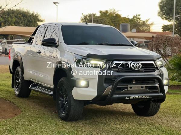 2021 - Toyota  Hilux