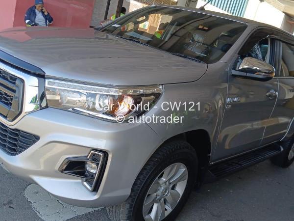 2019 - Toyota  Hilux