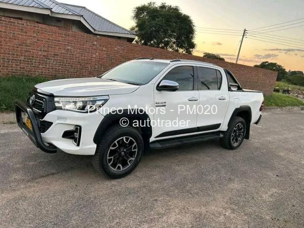 2019 - Toyota  Hilux