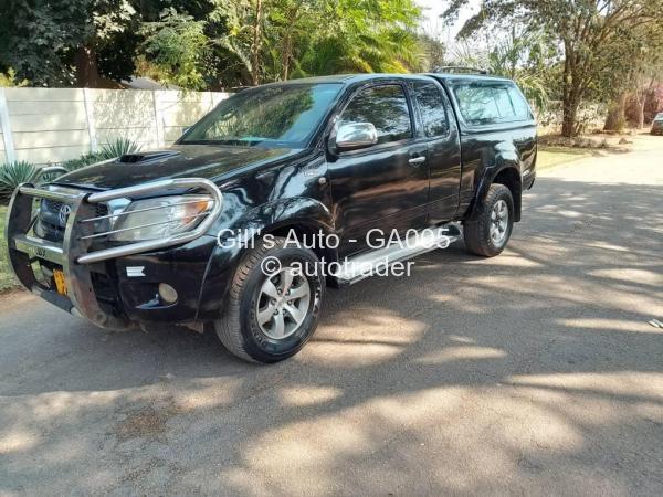 2010 - Toyota  Hilux