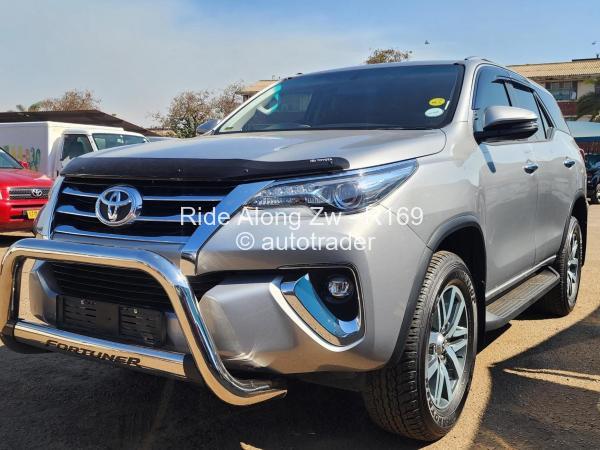 2019 - Toyota  Fortuner