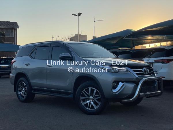 2019 - Toyota  Fortuner