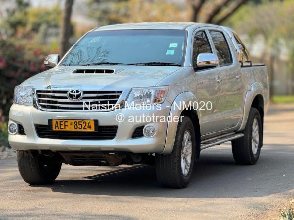 2012 - Toyota  Hilux