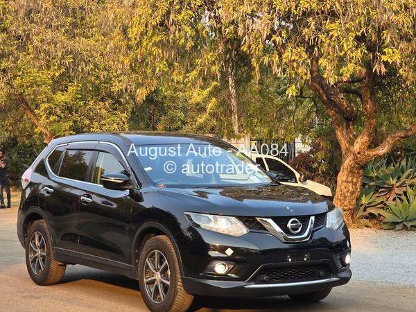 2017 - Nissan  X-Trail