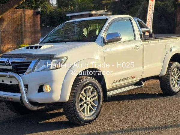 2015 - Toyota  Hilux