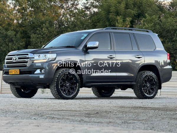 2017 - Toyota  Land Cruiser 200