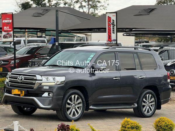 2017 - Toyota  Land Cruiser