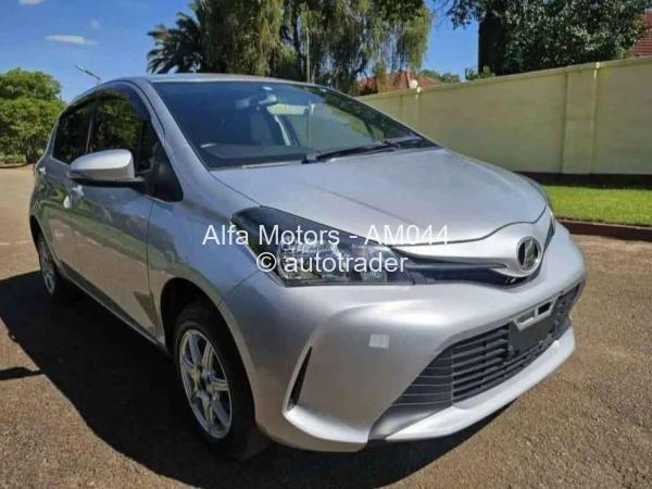 2015 - Toyota  Vitz