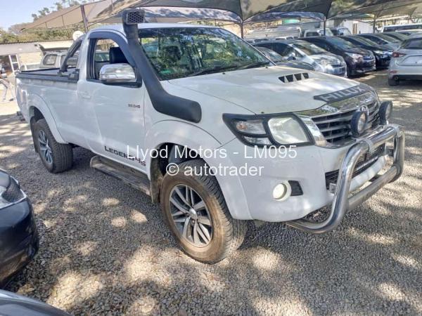 2015 - Toyota  Hilux