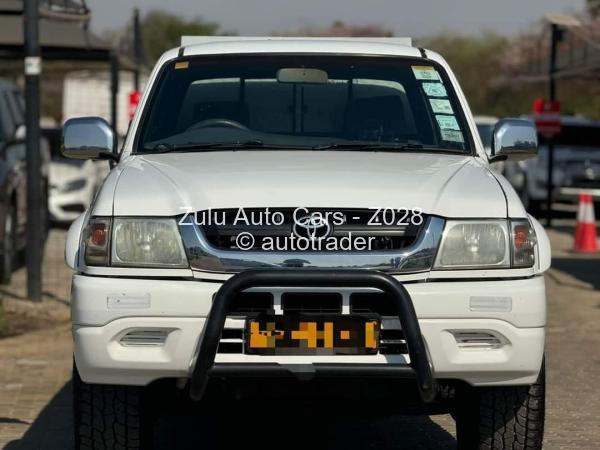 2004 - Toyota  Hilux