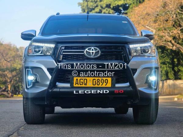 2020 - Toyota  Hilux