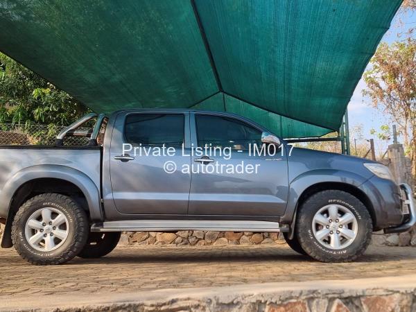 2011 - Toyota  Hilux