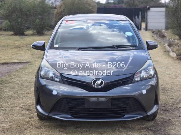 2015 - Toyota  Vitz