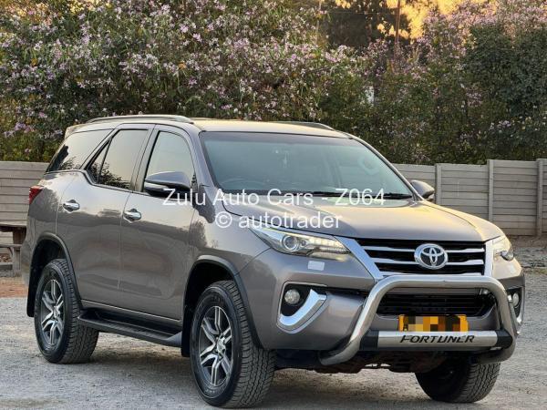 2017 - Toyota  Fortuner