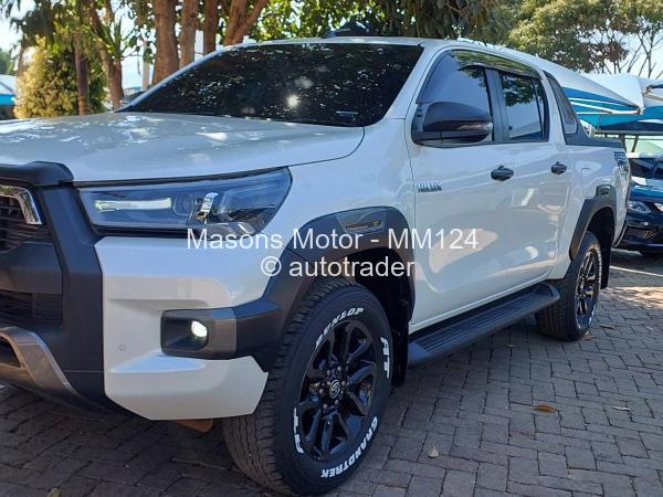 2022 - Toyota  Hilux