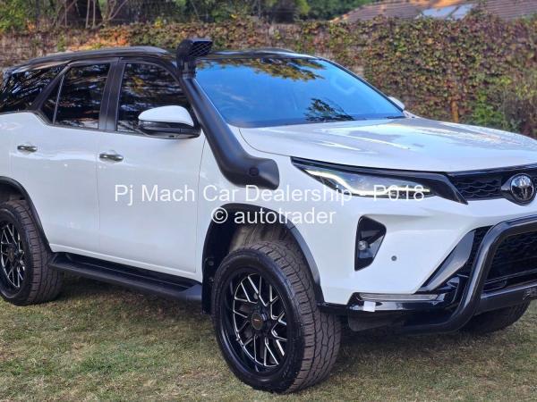 2020 - Toyota  Fortuner