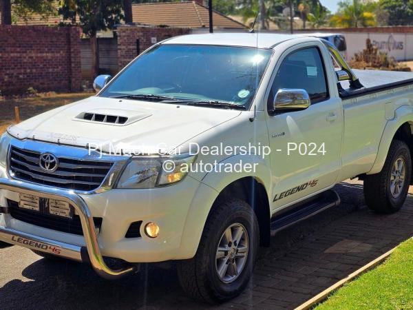 2015 - Toyota  Hilux