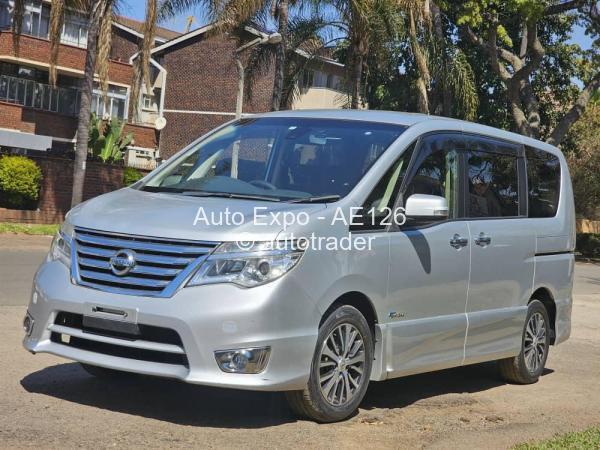 2015 - Nissan  Serena