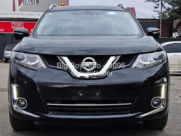 2015 - Nissan  Xtrail