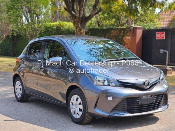 2015 - Toyota  Vitz