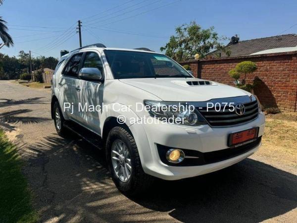 2015 - Toyota  Fortuner