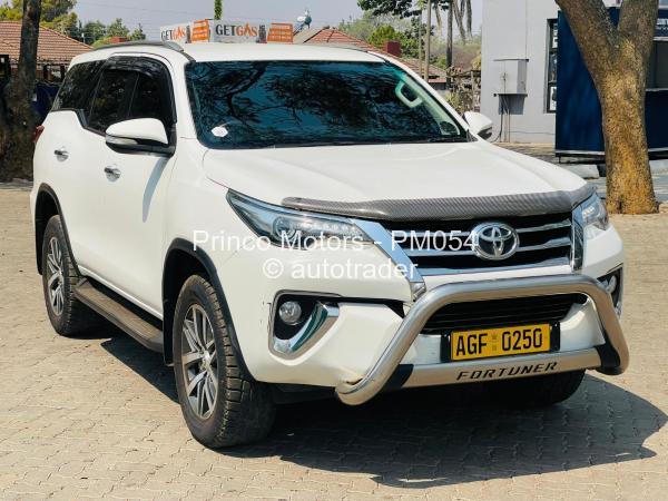 2017 - Toyota  Fortuner