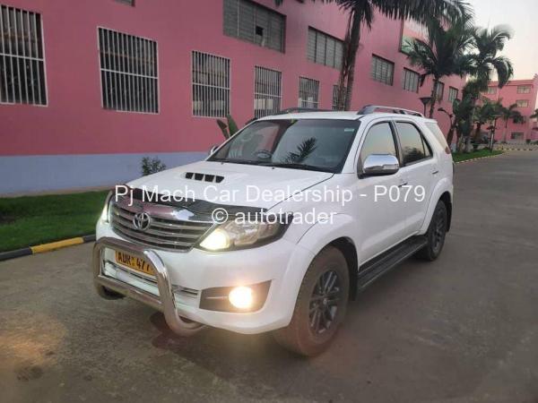 2015 - Toyota  Fortuner