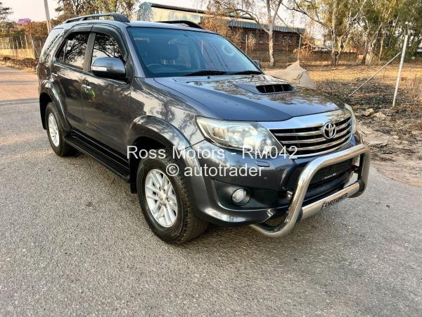 2015 - Toyota  Fortuner