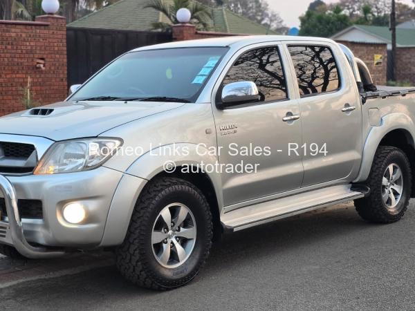 2011 - Toyota  Hilux