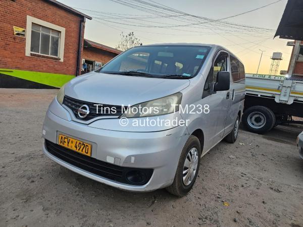 2014 - Nissan  Serena