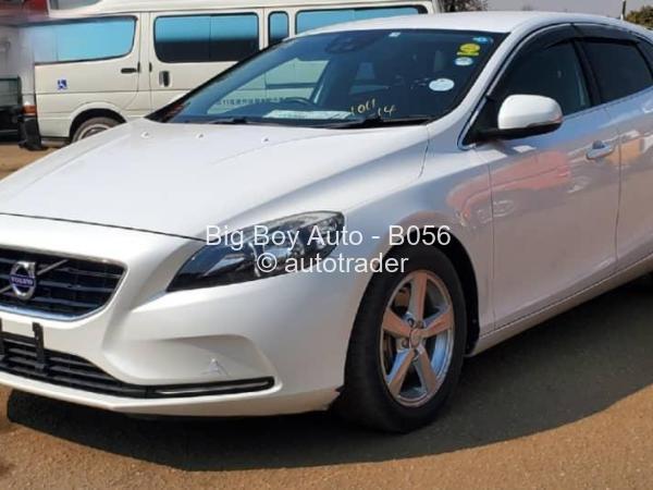 2015 - Volvo  V40